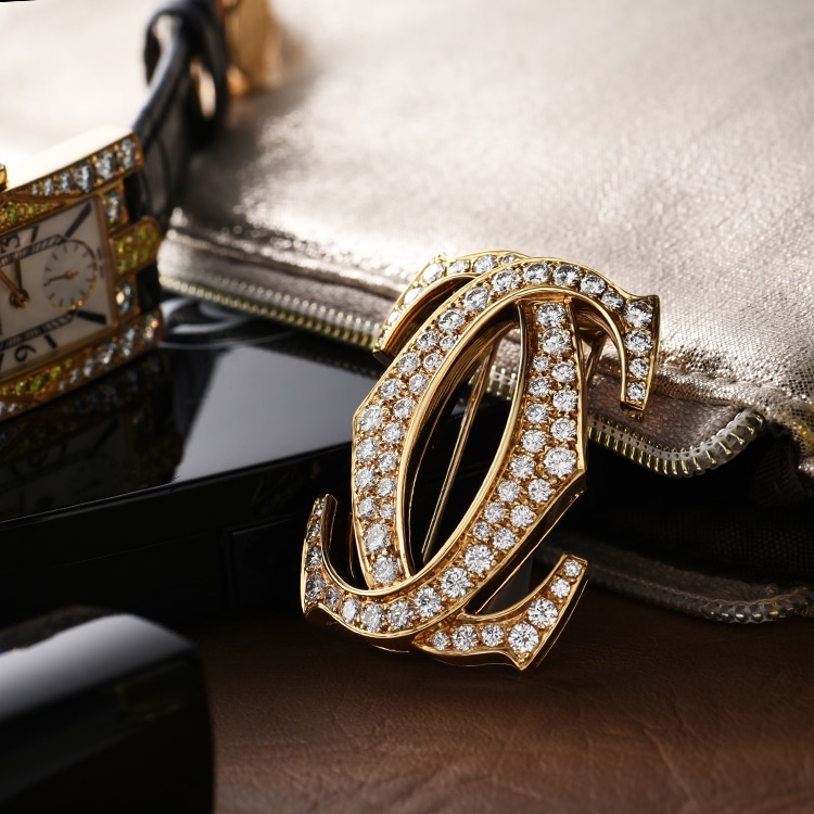 ブローチ BROOCH
