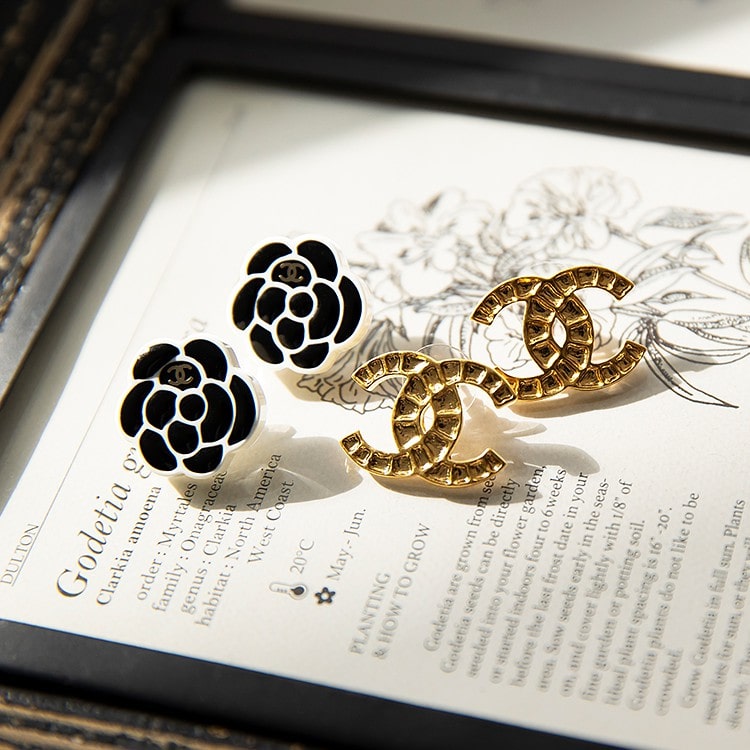 シャネル CHANEL